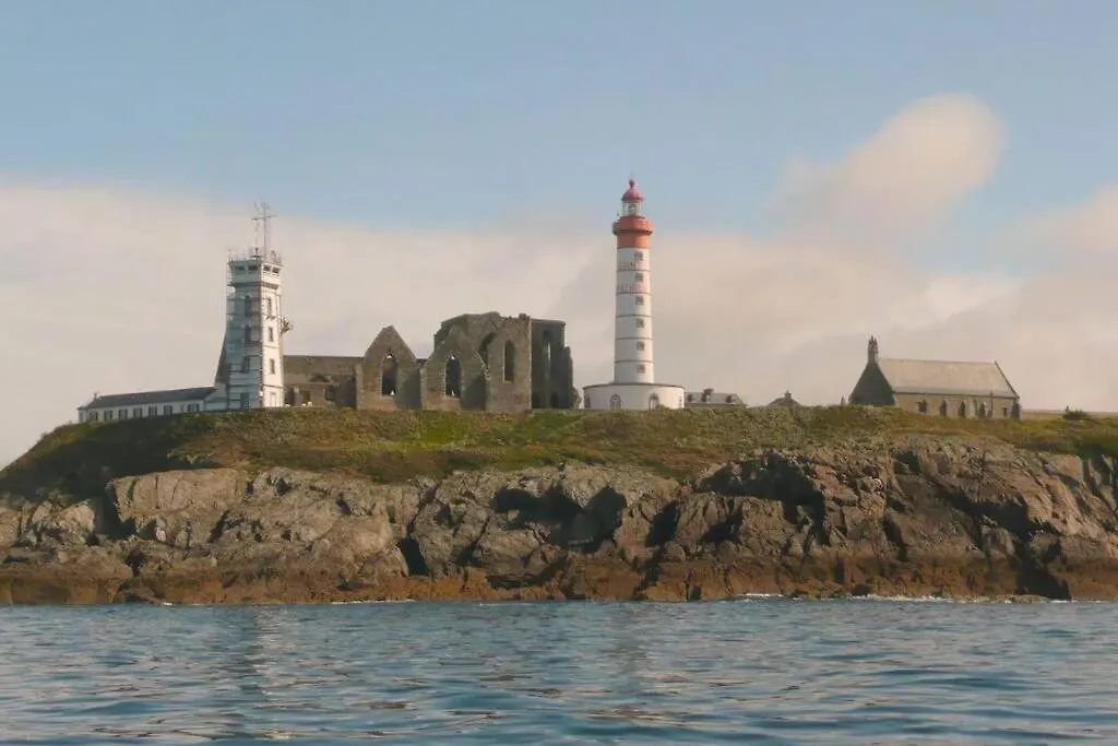 Belle Vue Pointe St Mathieu Avec Piscine Chauffee, 100 M Plage Et Gr34 Le Conquet Holiday home