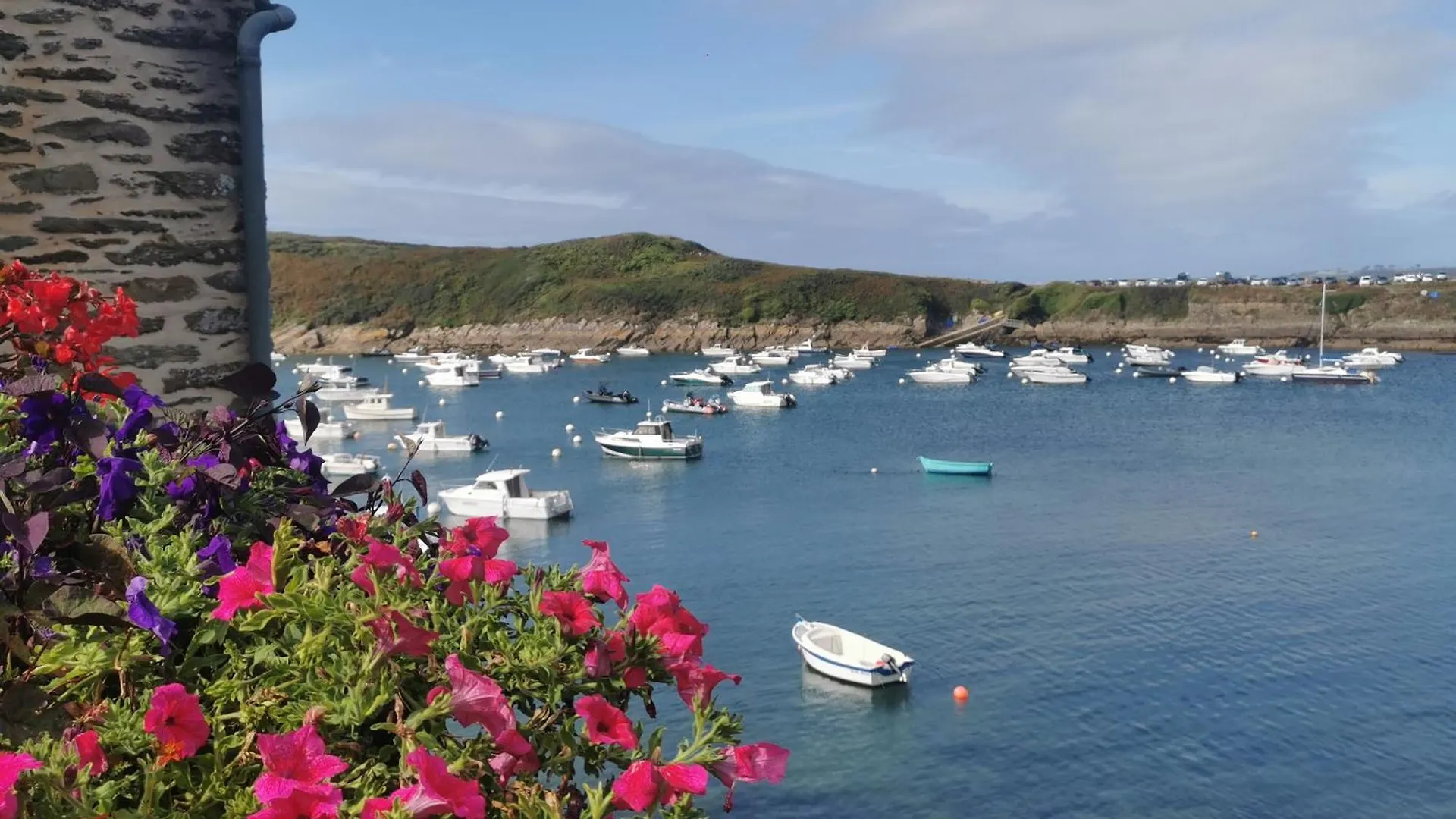 Belle Vue Pointe St Mathieu Avec Piscine Chauffee, 100 M Plage Et Gr34 Le Conquet 0*,  France